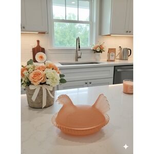IMPORT Medium Hen On A Nest Frosted Peach Glass New 4.5x3.5"